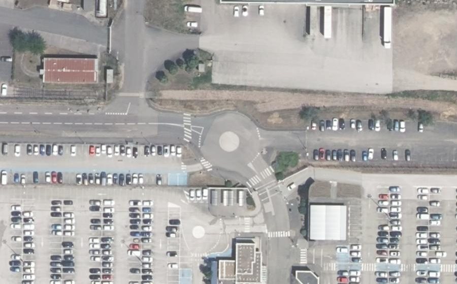 Vue aérienne du Rond-point anonyme n°139609808