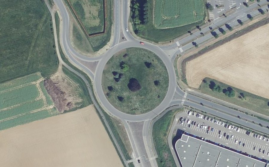 Vue aérienne du Rond-point anonyme n°14001203