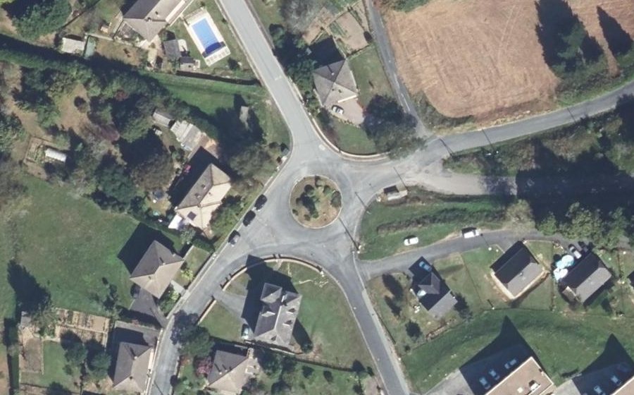 Vue aérienne du Rond-point anonyme n°140112761