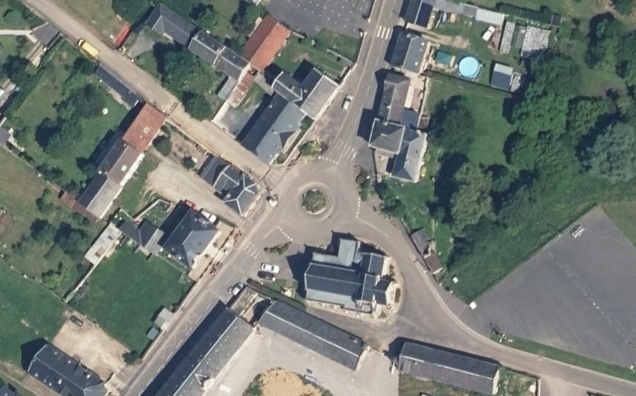 Vue aérienne du Rond-point anonyme n°140114278
