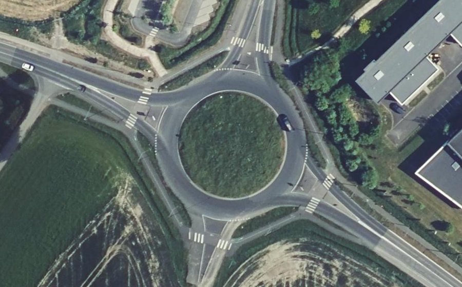 Vue aérienne du Rond-point anonyme n°140125404