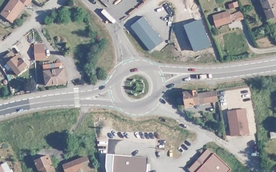 Vue aérienne du Rond-point anonyme n°14016777
