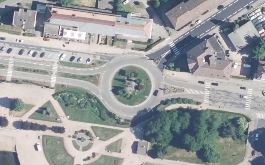 Vue aérienne du Rond-point anonyme n°14016781