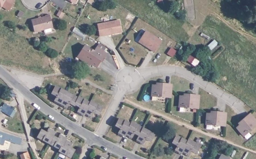 Vue aérienne du Rond-point anonyme n°140170135