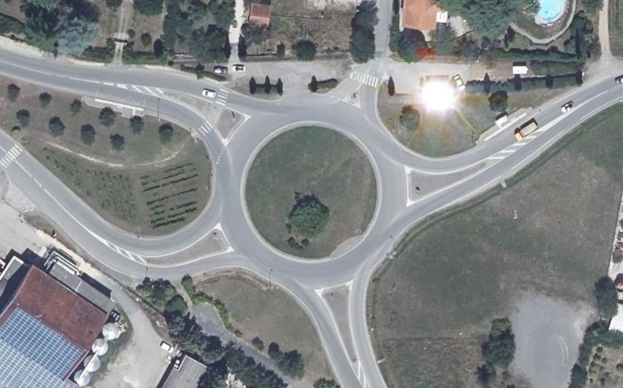 Vue aérienne du Rond-point anonyme n°14030181