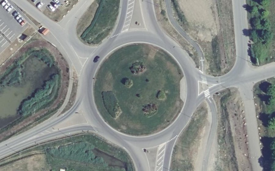 Vue aérienne du Rond-point anonyme n°14032516