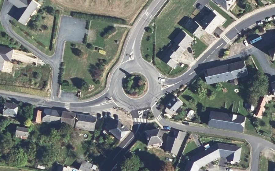 Vue aérienne du Rond-point anonyme n°140411005