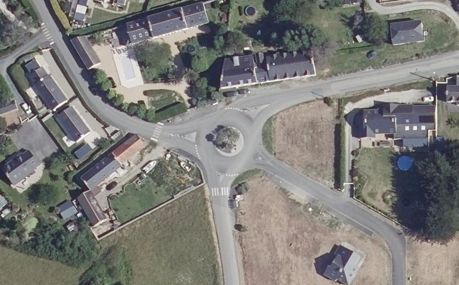 Vue aérienne du Rond-point anonyme n°140510460