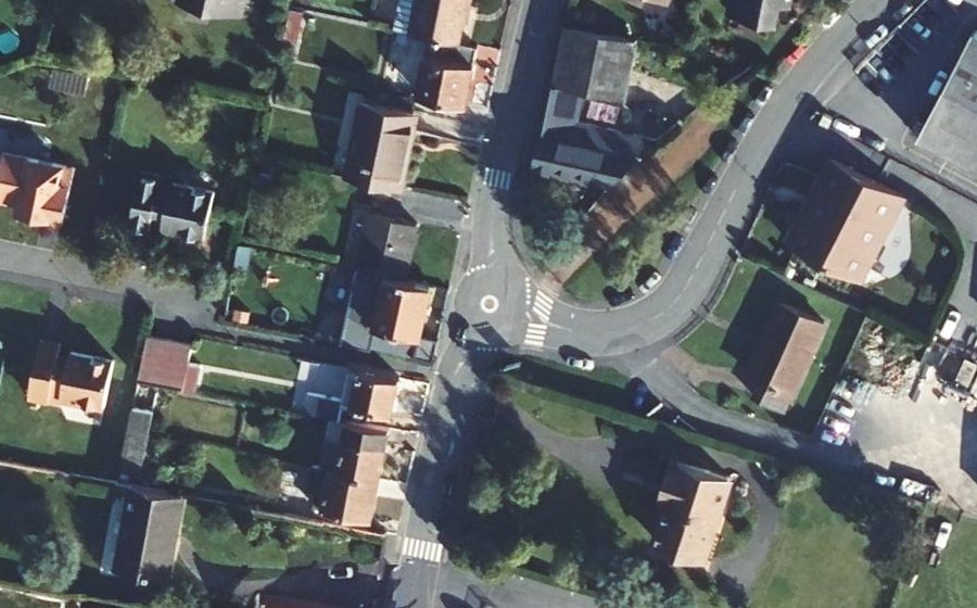 Vue aérienne du Rond-point anonyme n°140544169