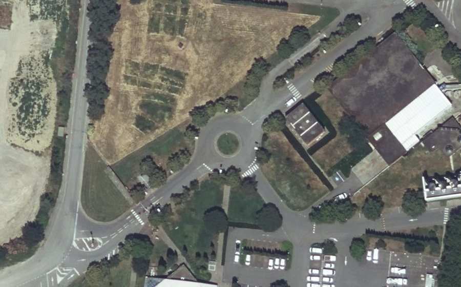 Vue aérienne du Rond-point anonyme n°140620022
