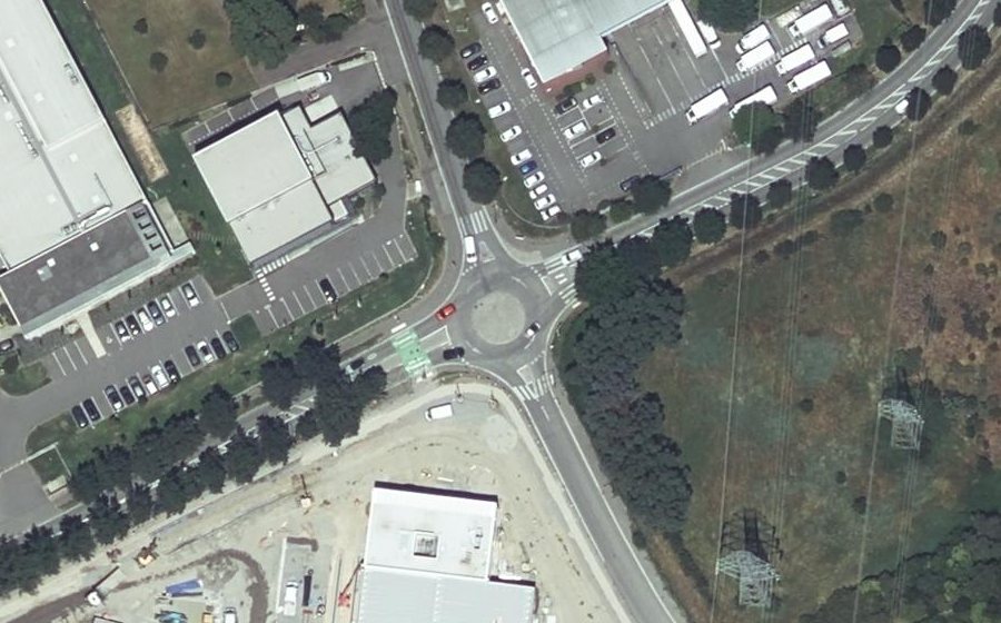 Vue aérienne du Rond-point anonyme n°140623898