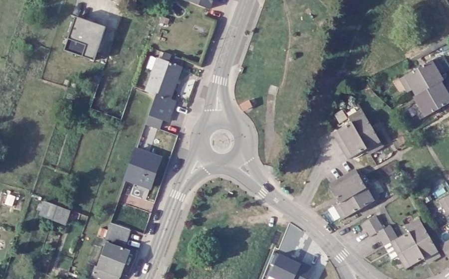 Vue aérienne du Rond-point anonyme n°140674964
