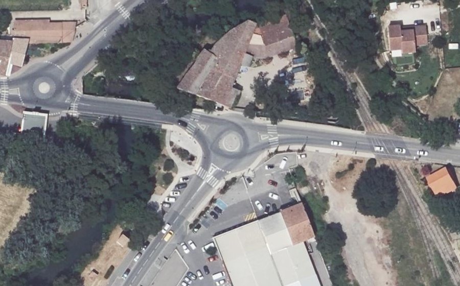 Vue aérienne du Rond-point anonyme n°140704989