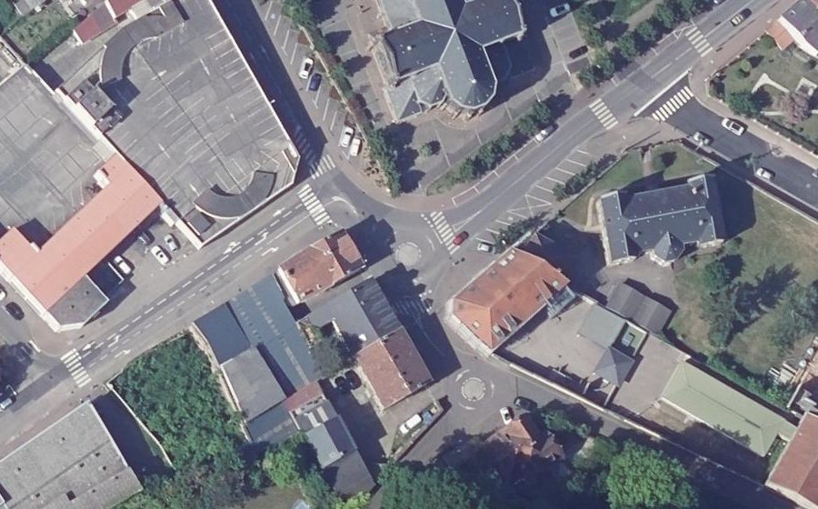Vue aérienne du Rond-point anonyme n°1408435290