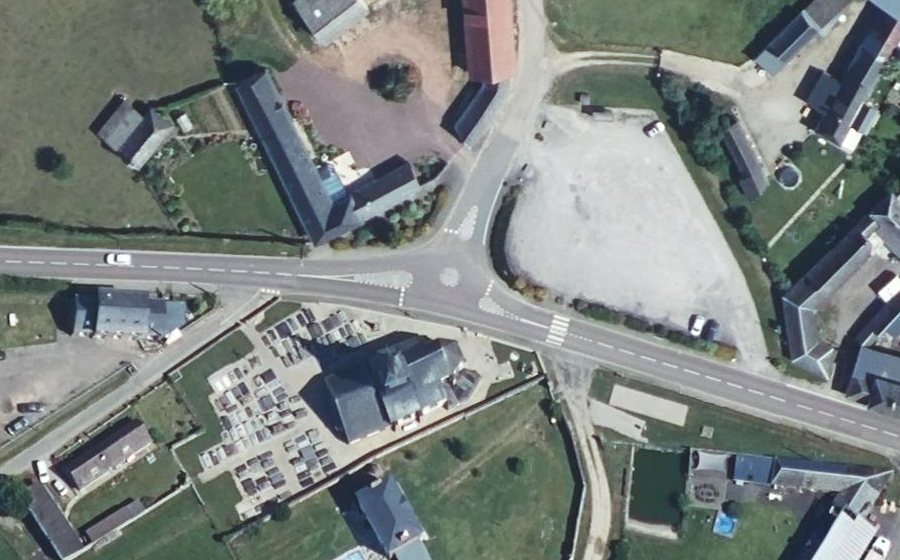 Vue aérienne du Rond-point anonyme n°1408841229