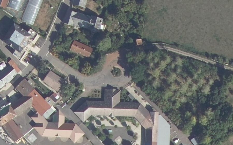 Vue aérienne du Rond-point anonyme n°1409762582