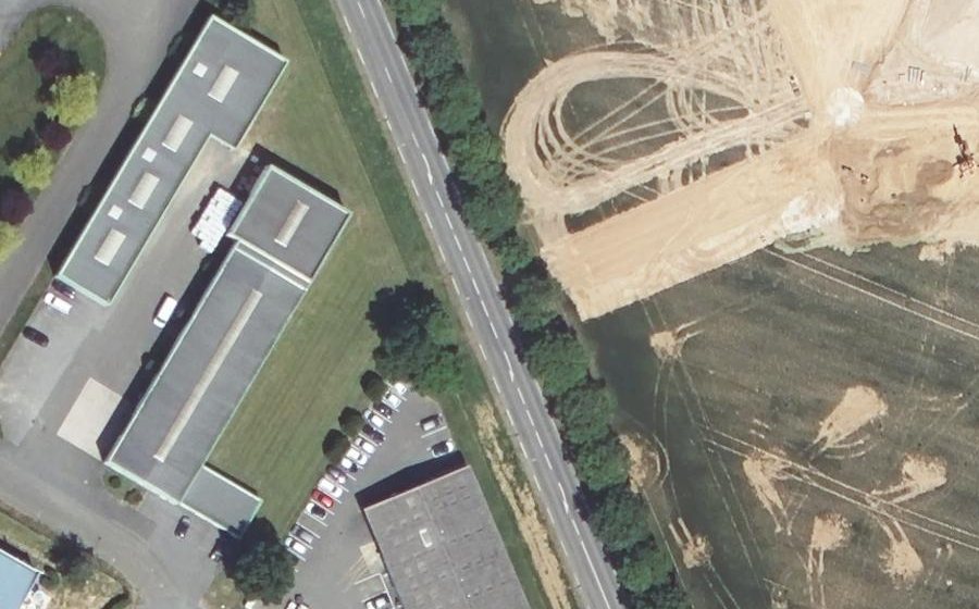 Vue aérienne du Rond-point anonyme n°1409783656