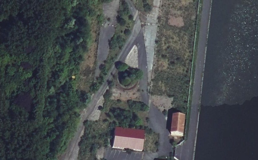 Vue aérienne du Rond-point anonyme n°140998204
