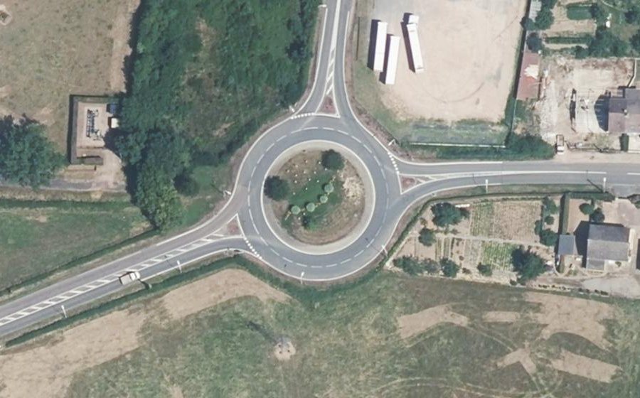 Vue aérienne du Rond-point anonyme n°141039177