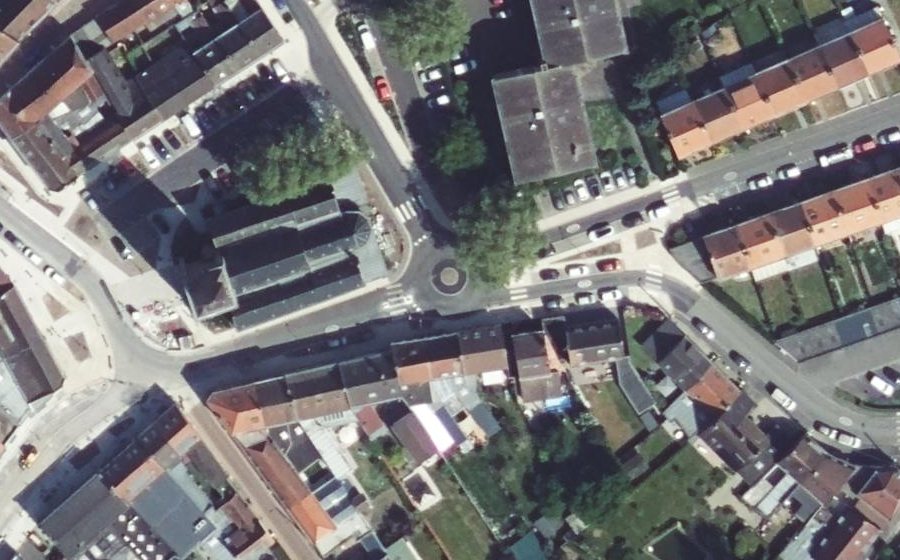 Vue aérienne du Rond-point anonyme n°1410864524