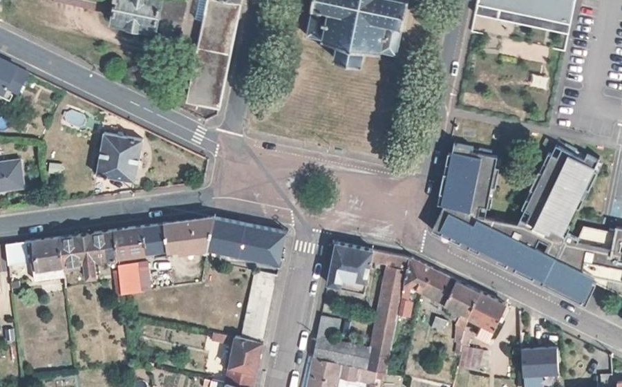 Vue aérienne du Rond-point anonyme n°141098999