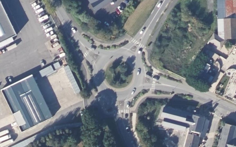 Vue aérienne du Rond-point anonyme n°141104231