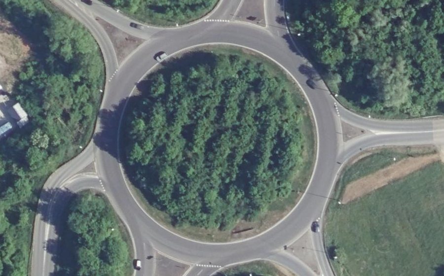 Vue aérienne du Rond-point anonyme n°14111132
