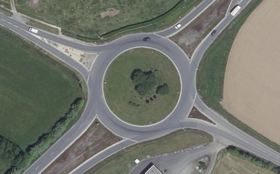Vue aérienne du Rond-point anonyme n°141206966