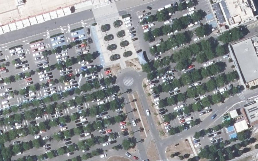 Vue aérienne du Rond-point anonyme n°141255130