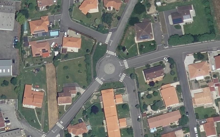 Vue aérienne du Rond-point anonyme n°1412660228