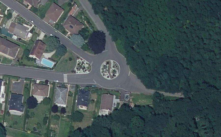 Vue aérienne du Rond-point anonyme n°1413253231
