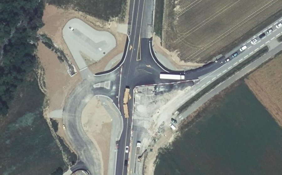 Vue aérienne du Rond-point anonyme n°1414884163