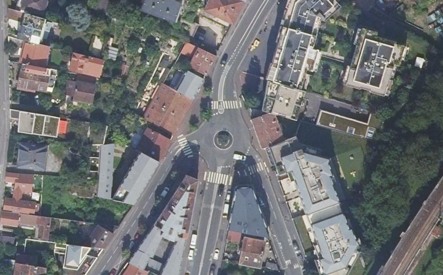 Vue aérienne du Rond-point anonyme n°141491212