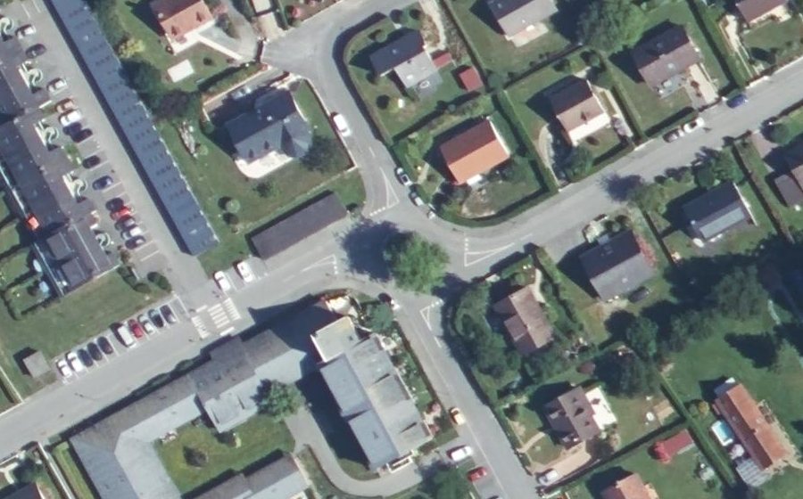 Vue aérienne du Rond-point anonyme n°1415098663