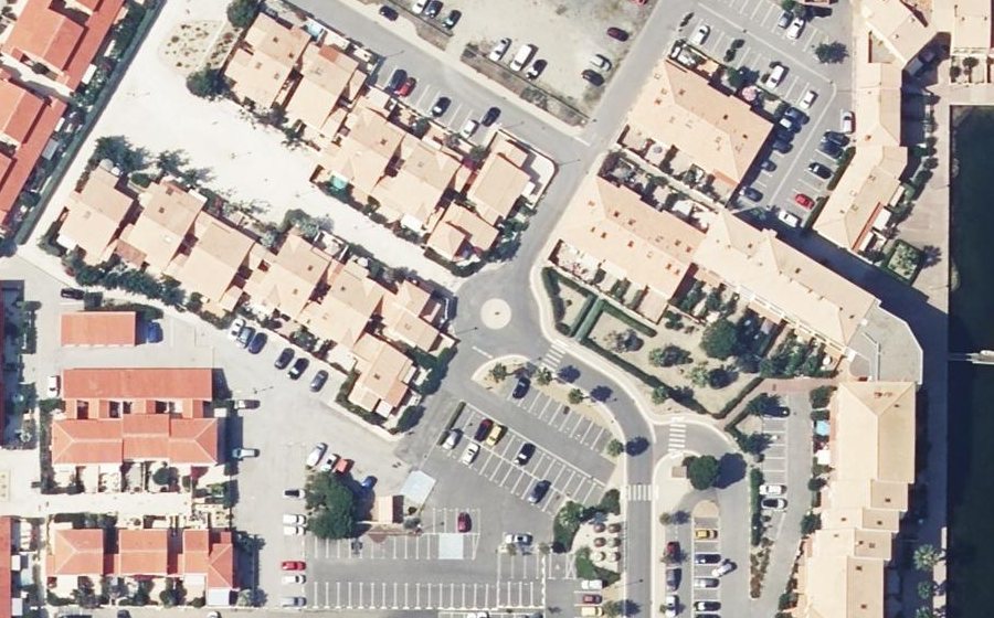 Vue aérienne du Rond-point anonyme n°141545639