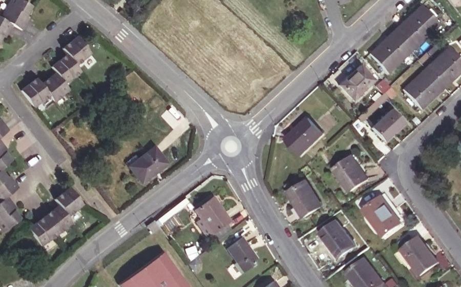 Vue aérienne du Rond-point anonyme n°1415619144