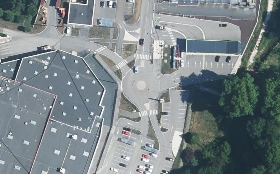 Vue aérienne du Rond-point anonyme n°1416465190