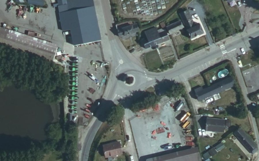 Vue aérienne du Rond-point anonyme n°1416695159