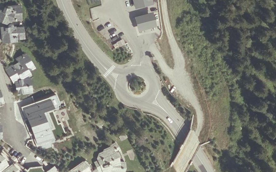 Vue aérienne du Rond-point anonyme n°141698003