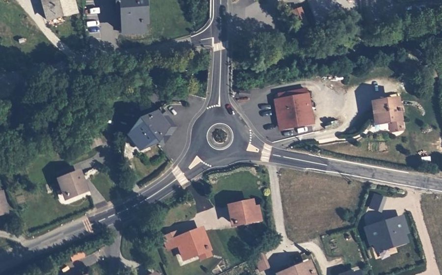 Vue aérienne du Rond-point anonyme n°1417025146