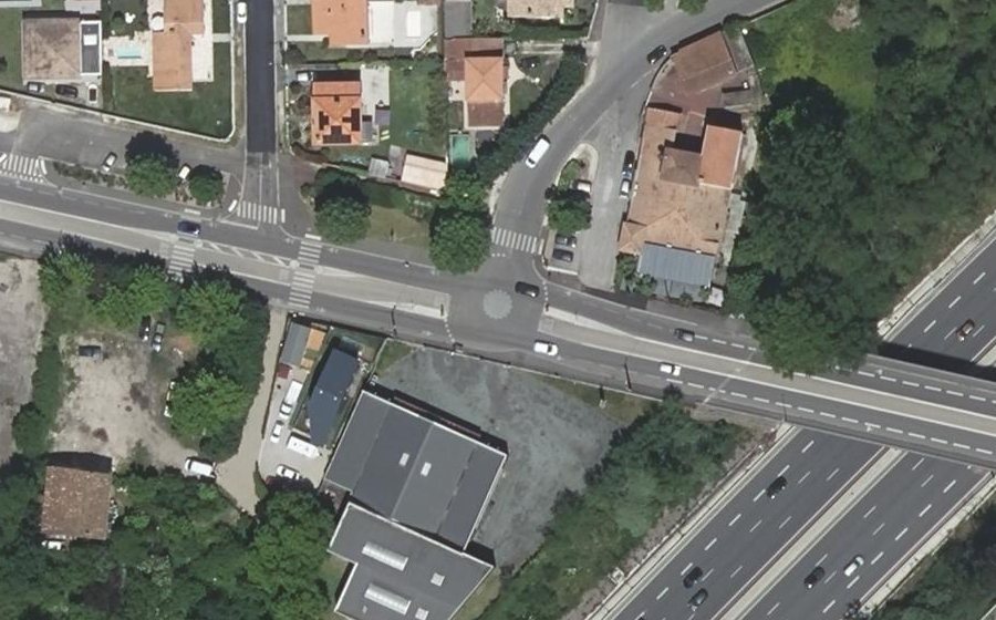 Vue aérienne du Rond-point anonyme n°1417050587