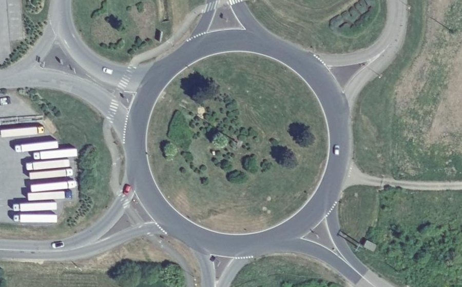 Vue aérienne du Rond-point anonyme n°14172311