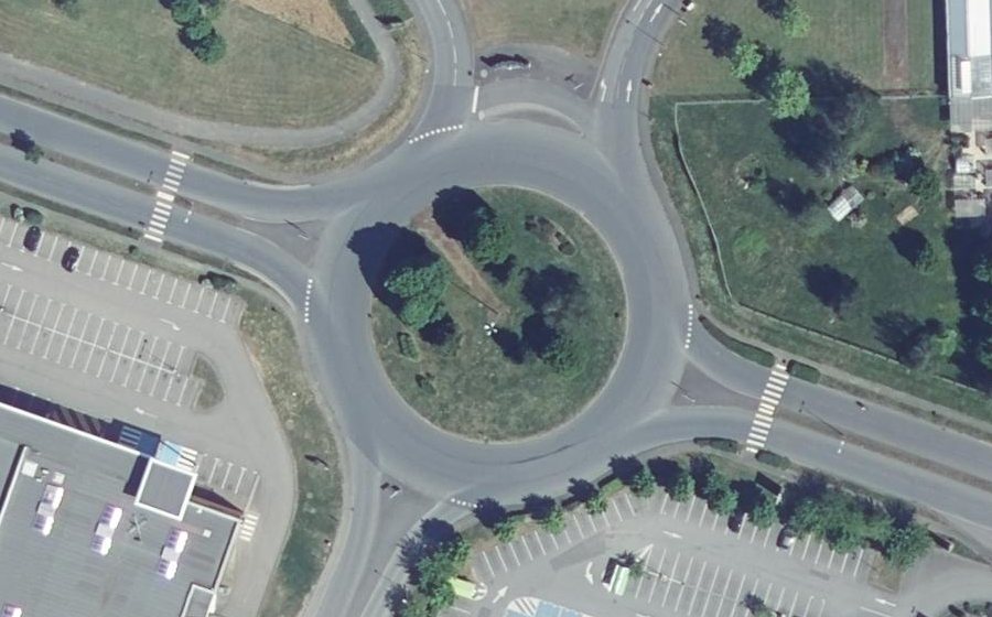Vue aérienne du Rond-point anonyme n°14172606
