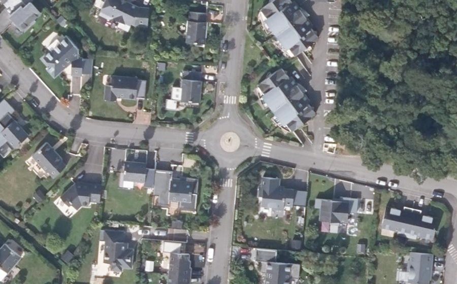 Vue aérienne du Rond-point anonyme n°1417433619