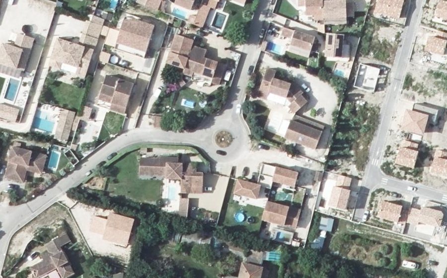 Vue aérienne du Rond-point anonyme n°1417434666