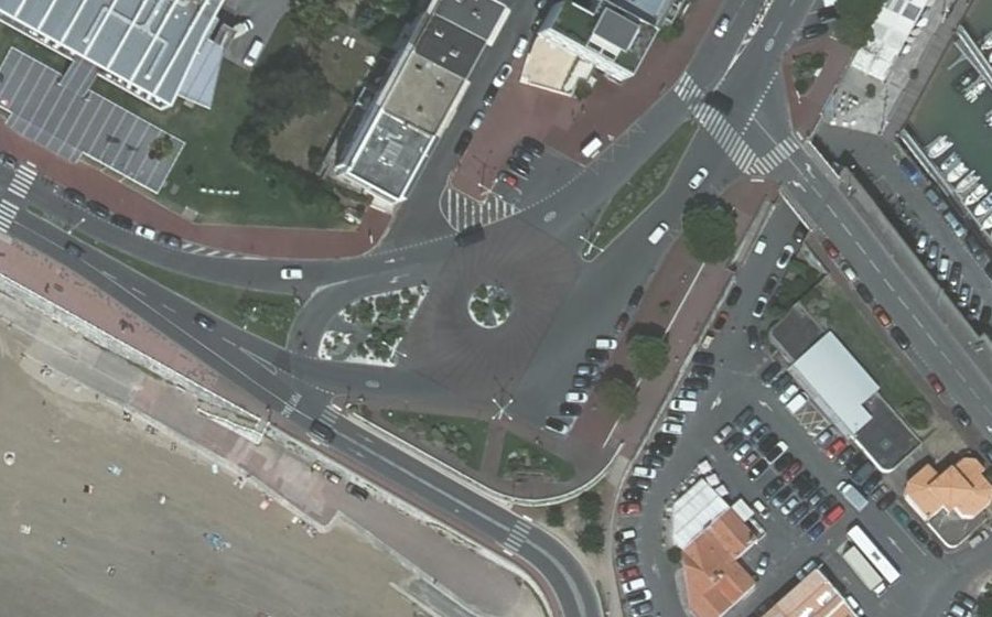 Vue aérienne du Rond-point anonyme n°1417491664