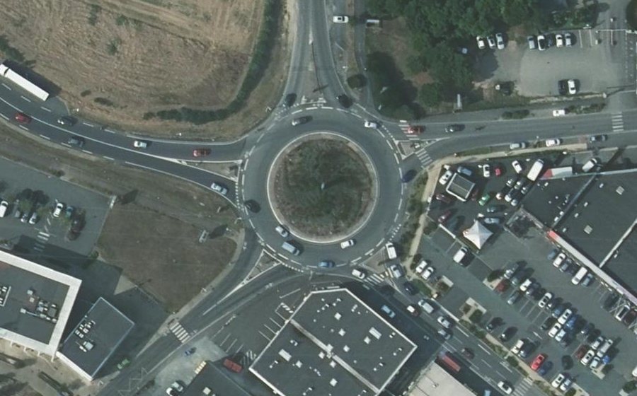 Vue aérienne du Rond-point anonyme n°1417615963