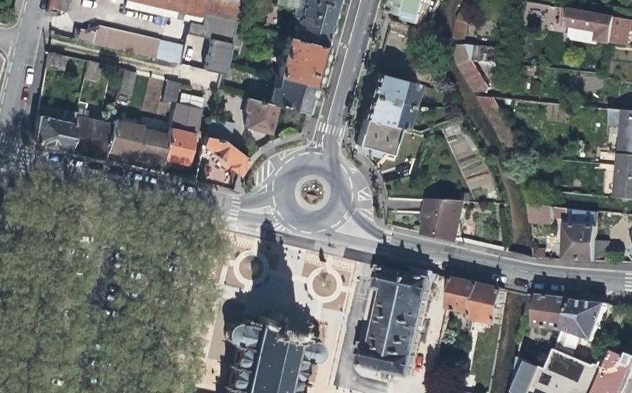 Vue aérienne du Rond-point anonyme n°1417690319