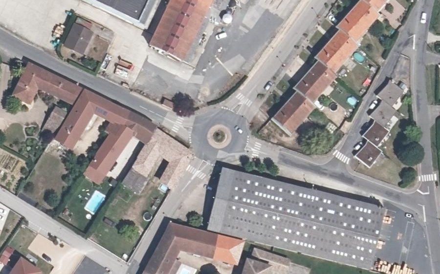 Vue aérienne du Rond-point anonyme n°141870083