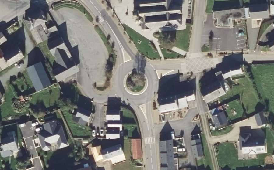 Vue aérienne du Rond-point anonyme n°141974035